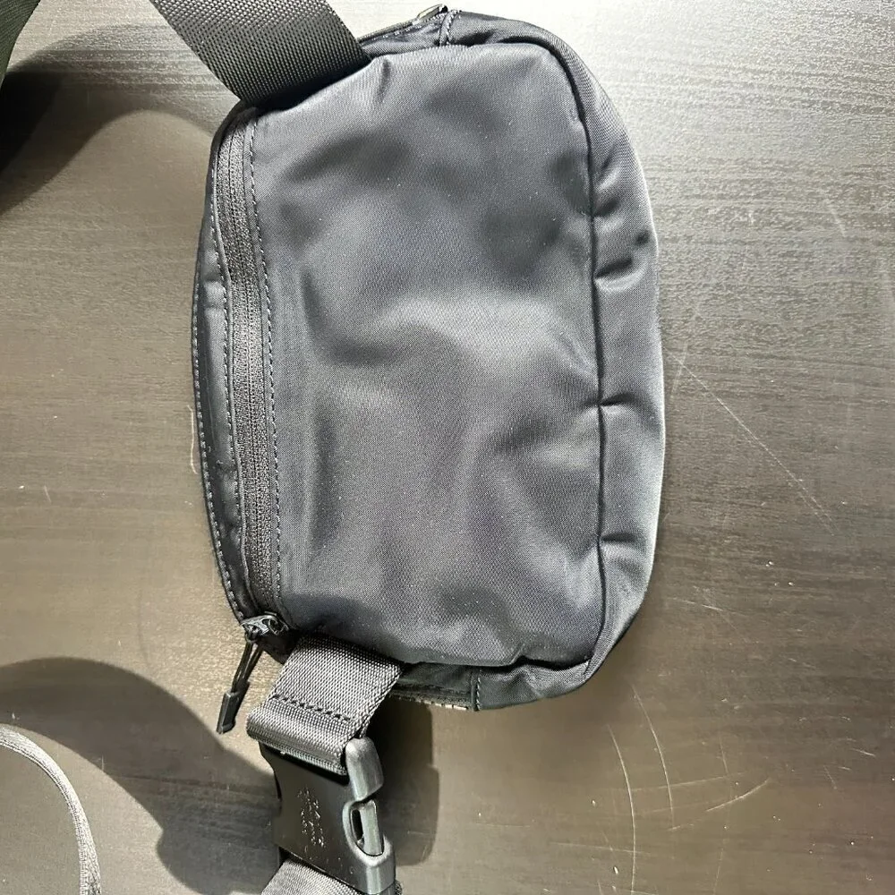 LULULEMON Everywhere Belt Bag Black